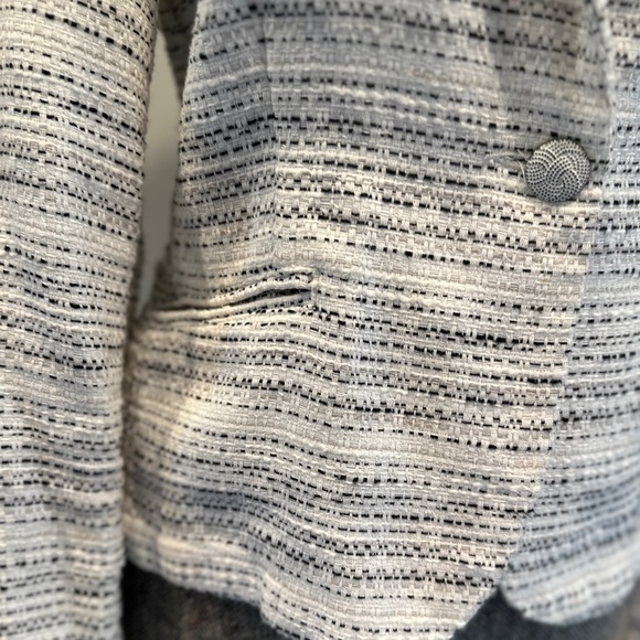 Cabi Blazer with one button - Picture 4 of 4